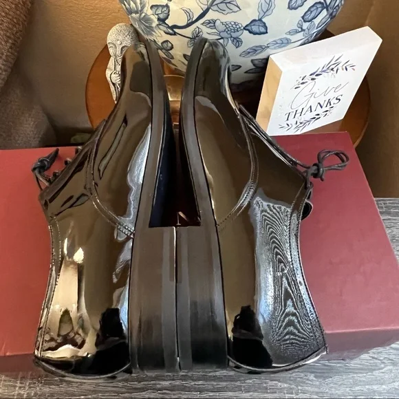 NIB! To Boot New York Aalborg Black Patent Leather Oxfords US8M Retail $395. - Picture 10 of 14